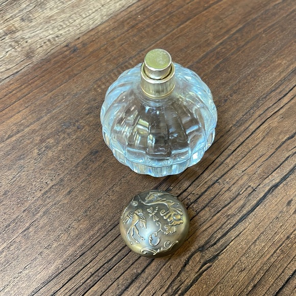 Tocca Liliana empty perfume bottle 1.7oz. - Picture 3 of 3